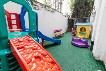 Apartamento para alugar com 115m², 3 quartos e 1 vaga Apartamento para alugar com 115m², 3 quartos e 1 vagaÁrea Comum - Playground