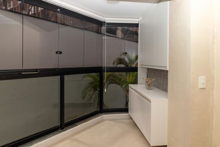 Apartamento para alugar com 115m², 3 quartos e 1 vaga Apartamento para alugar com 115m², 3 quartos e 1 vagaSala