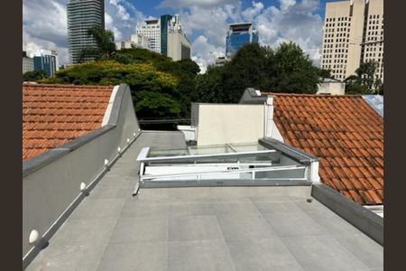 Foto 02 de casa à venda com 2 quartos, 98m² em Jardim Europa, São Paulo