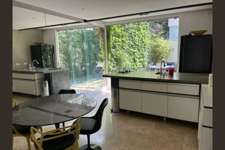 Foto 04 de casa à venda com 2 quartos, 98m² em Jardim Europa, São Paulo