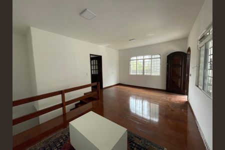 Casa para alugar com 406m², 4 quartos e 6 vagasSala