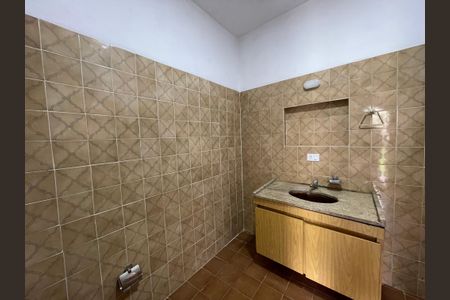 Casa para alugar com 406m², 4 quartos e 6 vagasBanheiro da Suíte 1