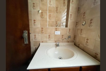 Casa para alugar com 406m², 4 quartos e 6 vagasBanheiro Social 2