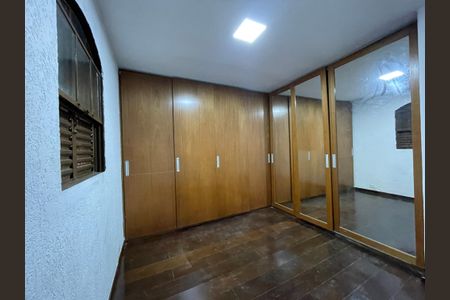 Casa para alugar com 406m², 4 quartos e 6 vagasQuarto 2