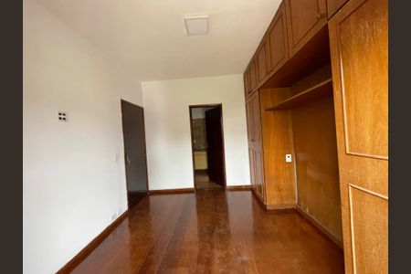 Casa para alugar com 406m², 4 quartos e 6 vagasSuíte 1