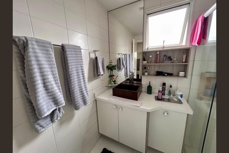 Apartamento à venda com 86m², 2 quartos e 2 vagasBanheiro da Suíte 1
