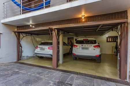Casa à venda com 470m², 4 quartos e 2 vagas Casa à venda com 470m², 4 quartos e 2 vagasGaragem