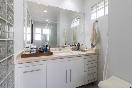 Casa de condomínio à venda com 120m², 3 quartos e 2 vagas Casa de condomínio à venda com 120m², 3 quartos e 2 vagasBanheiro da Suíte 1