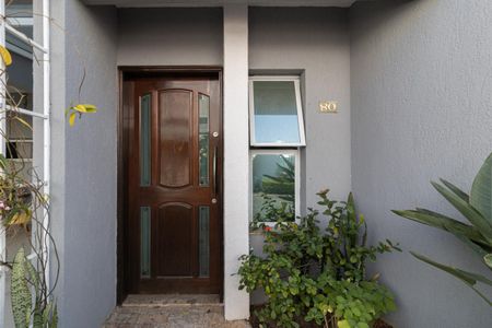 Casa de condomínio à venda com 120m², 3 quartos e 2 vagas Casa de condomínio à venda com 120m², 3 quartos e 2 vagasFachada