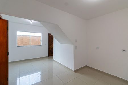 Sala e Cozinha de casa de condomínio para alugar com 2 quartos, 65m² em Vila Pierina, São Paulo
