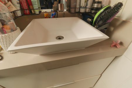 Apartamento à venda com 69m², 2 quartos e 1 vaga Apartamento à venda com 69m², 2 quartos e 1 vagaSuíte Banheiro