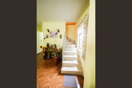 Casa à venda com 200m², 2 quartos e 3 vagasEscada