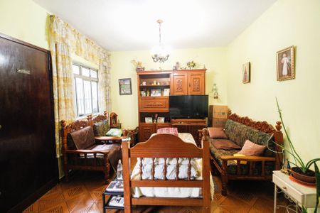 Casa à venda com 200m², 2 quartos e 3 vagasSala