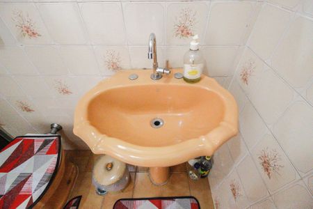 Casa à venda com 200m², 2 quartos e 3 vagasBanheiro 2