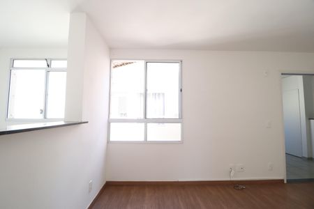 Sala de apartamento para alugar com 2 quartos, 48m² em Planalto, Uberlândia