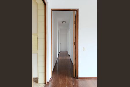 Apartamento para alugar com 87m², 3 quartos e 1 vaga Apartamento para alugar com 87m², 3 quartos e 1 vagaCorredor íntimo