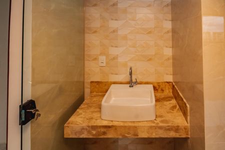 Apartamento à venda com 262m², 4 quartos e 4 vagasBanheiro da Suíte 2