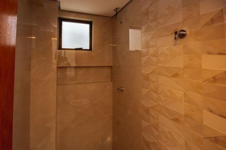 Apartamento à venda com 262m², 4 quartos e 4 vagasBanheiro da Suíte 2