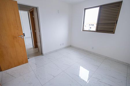 Apartamento à venda com 131m², 4 quartos e 3 vagasSuíte 2