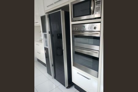 Apartamento à venda com 320m², 4 quartos e 3 vagas Apartamento à venda com 320m², 4 quartos e 3 vagasFoto 08