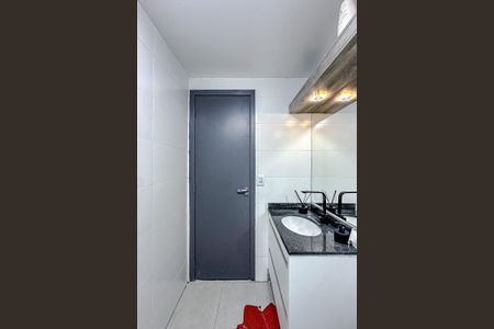 Apartamento à venda com 49m², 2 quartos e 1 vaga Apartamento à venda com 49m², 2 quartos e 1 vagaBanheiro