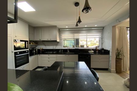 Casa à venda com 446m², 2 quartos e 3 vagas Casa à venda com 446m², 2 quartos e 3 vagasCozinha