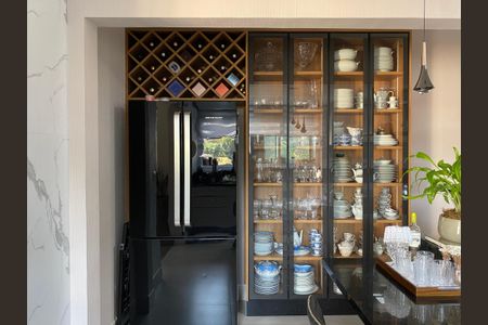 Casa à venda com 446m², 2 quartos e 3 vagas Casa à venda com 446m², 2 quartos e 3 vagasCozinha - Armários