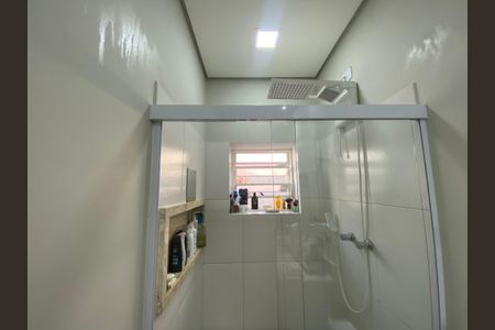 Casa à venda com 446m², 2 quartos e 3 vagas Casa à venda com 446m², 2 quartos e 3 vagasBanheiro da Suíte 1