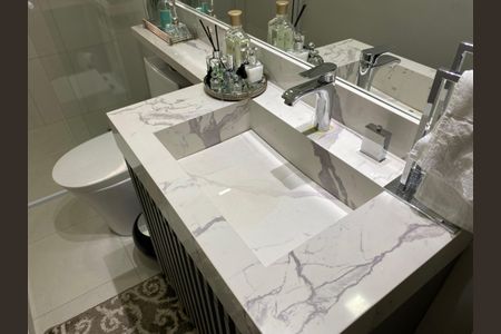 Casa à venda com 446m², 2 quartos e 3 vagas Casa à venda com 446m², 2 quartos e 3 vagasBanheiro Social 1