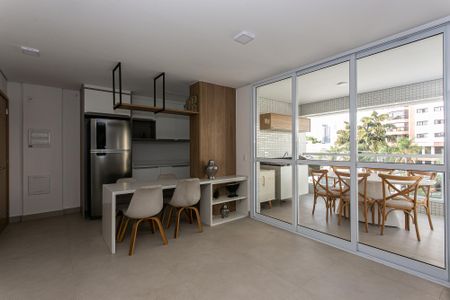 Apartamento à venda com 81m², 2 quartos e 2 vagasSala