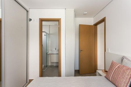 Apartamento à venda com 81m², 2 quartos e 2 vagasSuíte 1