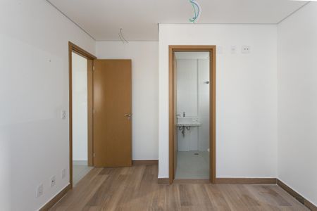 Apartamento à venda com 81m², 3 quartos e 2 vagasSuíte 1