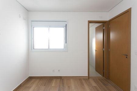 Apartamento à venda com 81m², 3 quartos e 2 vagasSuíte 2