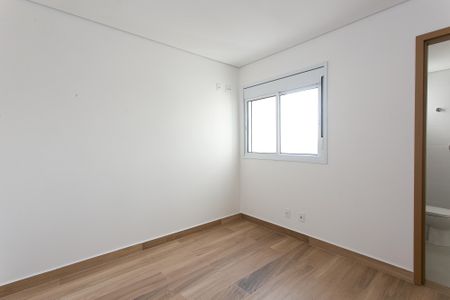 Apartamento à venda com 81m², 3 quartos e 2 vagasSuíte 2
