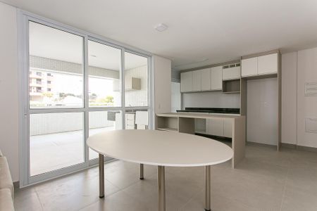 Apartamento para alugar com 103m², 2 quartos e 4 vagasSala