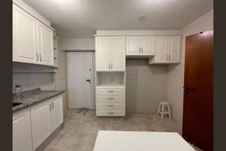 Apartamento à venda com 120m², 3 quartos e 3 vagasCozinha