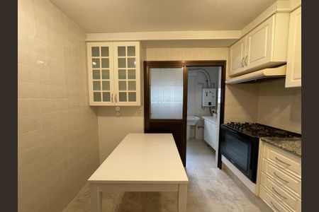 Apartamento à venda com 120m², 3 quartos e 3 vagasCozinha