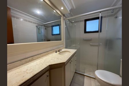 Apartamento à venda com 120m², 3 quartos e 3 vagasBanheiro da Suíte 1