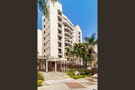 Apartamento à venda com 120m², 3 quartos e 3 vagasFachada e portaria