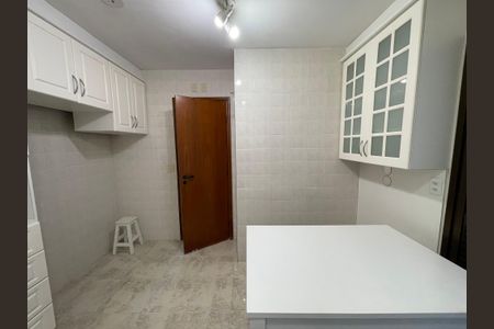 Apartamento à venda com 120m², 3 quartos e 3 vagasCozinha