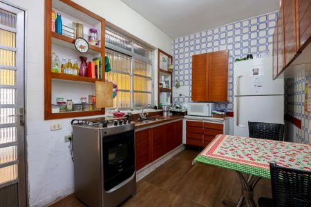 Casa à venda com 135m², 2 quartos e 2 vagas Casa à venda com 135m², 2 quartos e 2 vagasCozinha