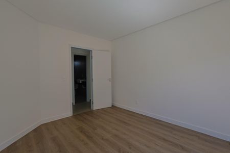 Apartamento à venda com 199m², 4 quartos e 3 vagasQuarto 2