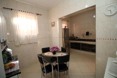 Casa à venda com 112m², 3 quartos e 1 vagaCopa