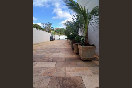 Casa à venda com 200m², 2 quartos e 2 vagas