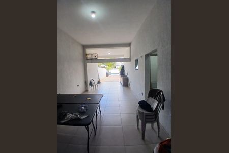 Casa à venda com 200m², 2 quartos e 2 vagas