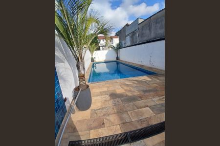 Casa à venda com 200m², 2 quartos e 2 vagas