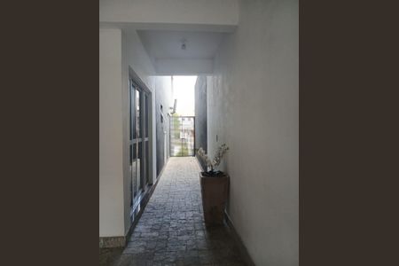 Casa à venda com 200m², 2 quartos e 2 vagas