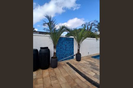 Casa à venda com 200m², 2 quartos e 2 vagas