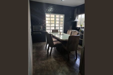 Casa à venda com 200m², 2 quartos e 2 vagas