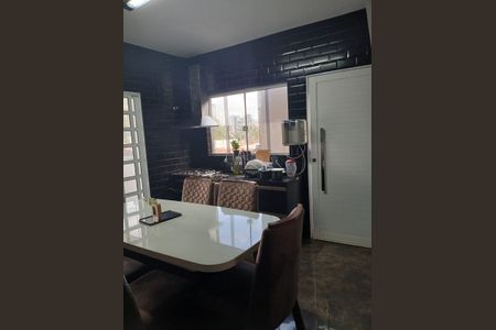 Casa à venda com 200m², 2 quartos e 2 vagas